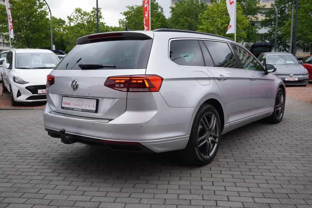 Volkswagen Passat Variant 1.5 TSI DSG Business LED AHK Navi 01/2020-photo-5