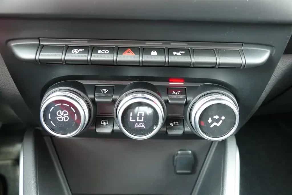 Dacia Duster II 1.3 TCe 130 Prestige Navi Kamera AHK A 08/2019-photo-21