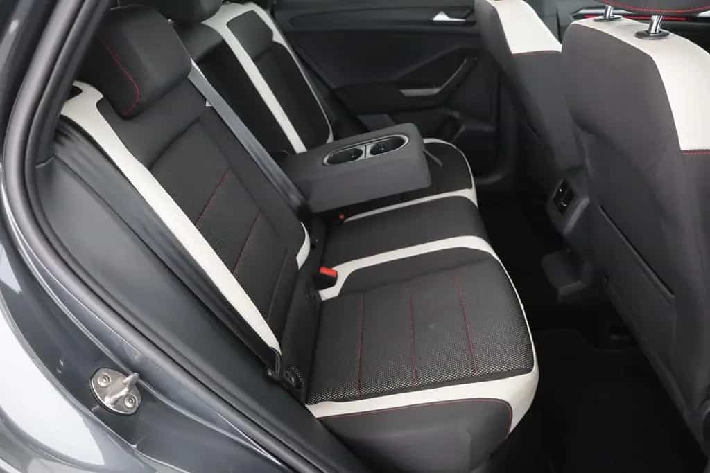 Volkswagen T-Roc 1.5 TSI DSG Sport LED Virtual Cockpit Navi 07/2018-photo-24