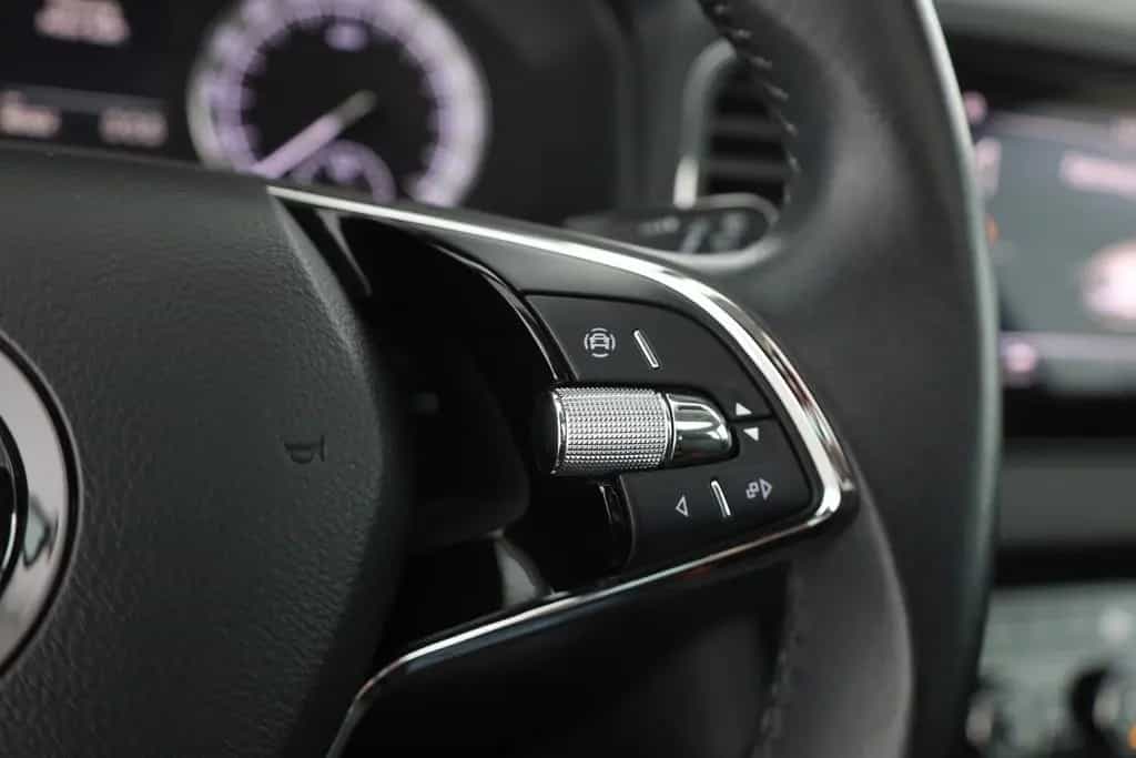 Skoda Karoq 1.5 TSI DSG Clever LED Navi Panorama AHK 04/2021-photo-16