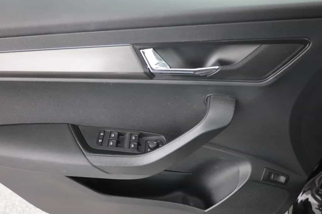 Skoda Karoq 1.5 TSI DSG Clever LED Navi Panorama AHK 04/2021-photo-21