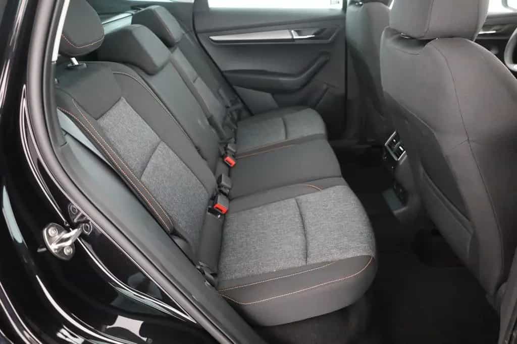 Skoda Karoq 1.5 TSI DSG Clever LED Navi Panorama AHK 04/2021-photo-24