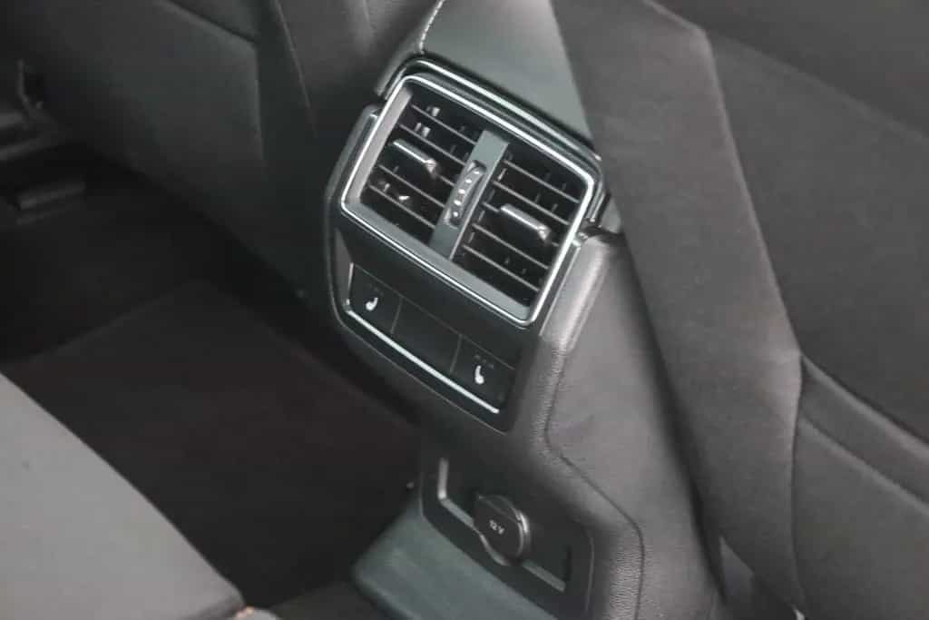 Skoda Karoq 1.5 TSI DSG Clever LED Navi Panorama AHK 04/2021-photo-30
