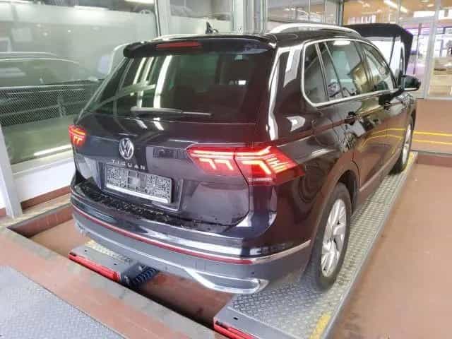 Volkswagen Tiguan 2.0 TDI Elegance DSG Pano Navi LED Kamera 12/2022-photo-2
