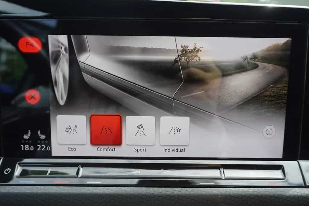 Volkswagen Golf VIII 2.0 GTI DSG LED Navi AHK App Connect 10/2020-photo-26