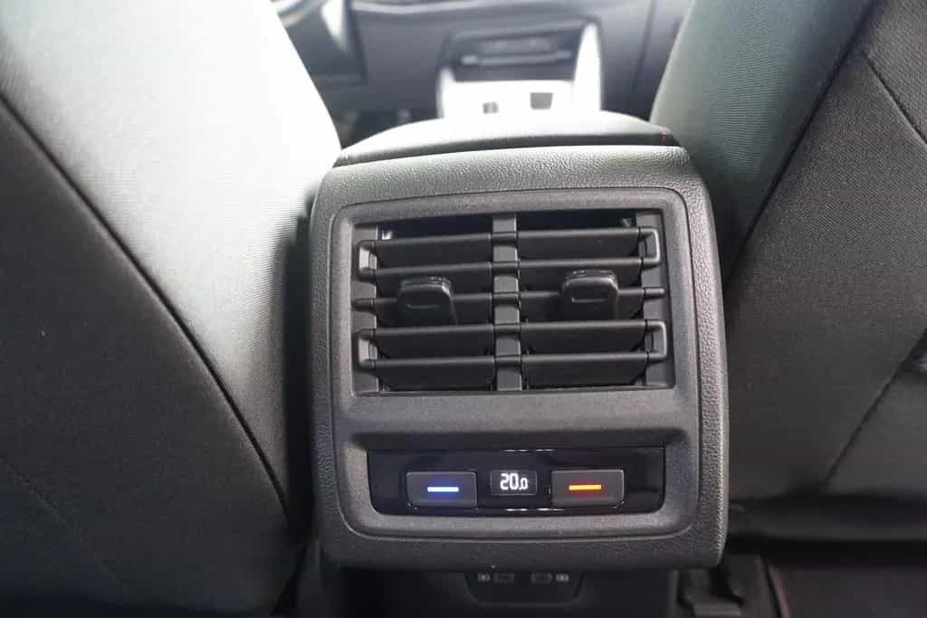 Volkswagen Golf VIII 2.0 GTI DSG LED Navi AHK App Connect 10/2020-photo-32