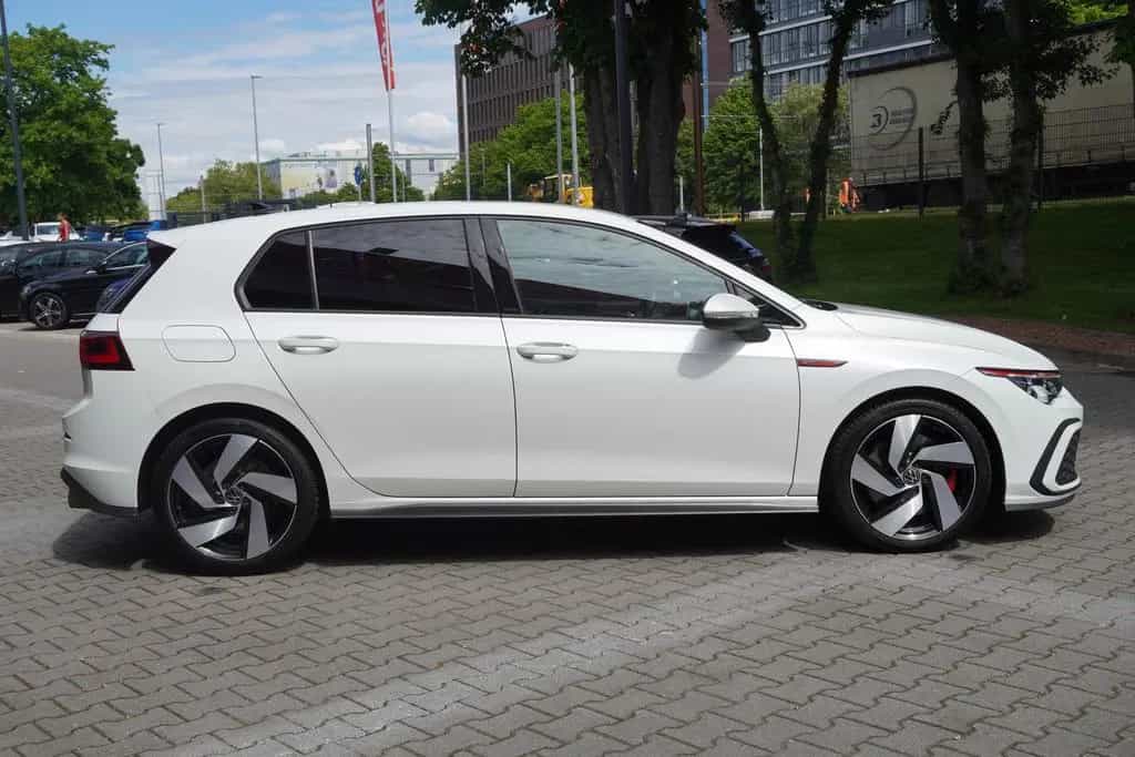 Volkswagen Golf VIII 2.0 GTI DSG LED Navi AHK App Connect 10/2020-photo-4