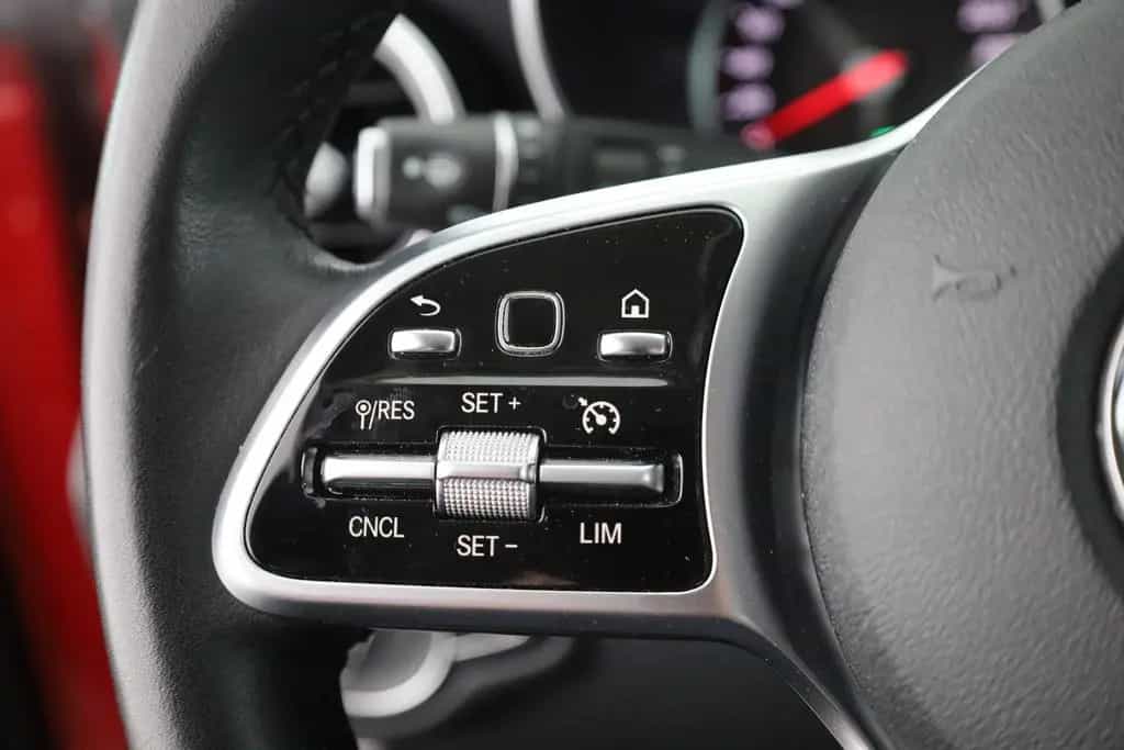 Mercedes-Benz C 300 C300 T Avantgarde LED Navi Kamera Tempomat AHK 08/2018-photo-15