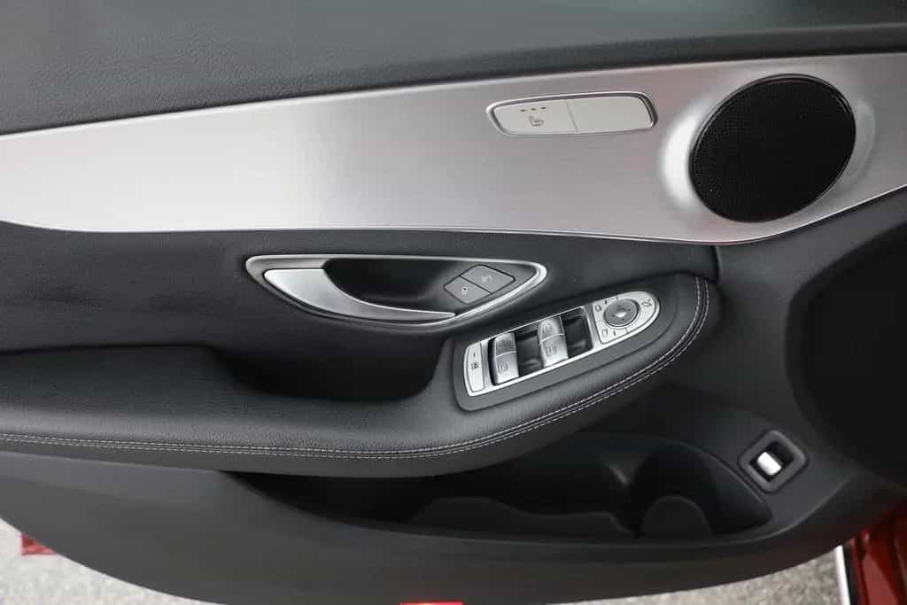 Mercedes-Benz C 300 C300 T Avantgarde LED Navi Kamera Tempomat AHK 08/2018-photo-21