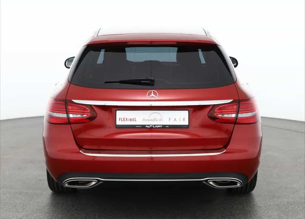 Mercedes-Benz C 300 C300 T Avantgarde LED Navi Kamera Tempomat AHK 08/2018-photo-3