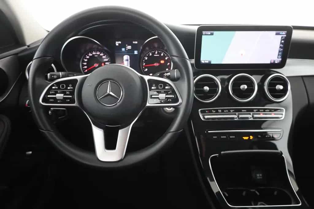 Mercedes-Benz C 300 C300 T Avantgarde LED Navi Kamera Tempomat AHK 08/2018-photo-9