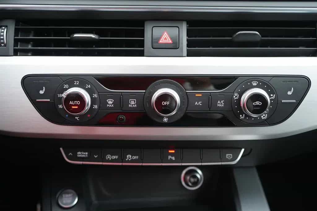 Audi A4 Avant 40 2.0 TFSI S line LED Navi 07/2019-photo-15