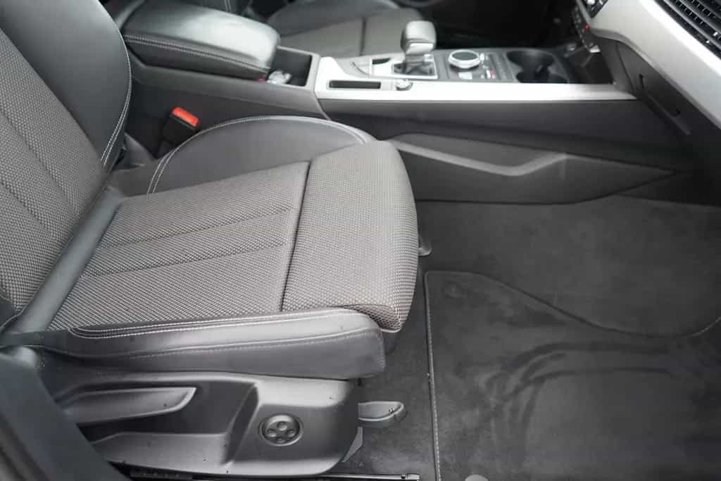 Audi A4 Avant 40 2.0 TFSI S line LED Navi 07/2019-photo-30