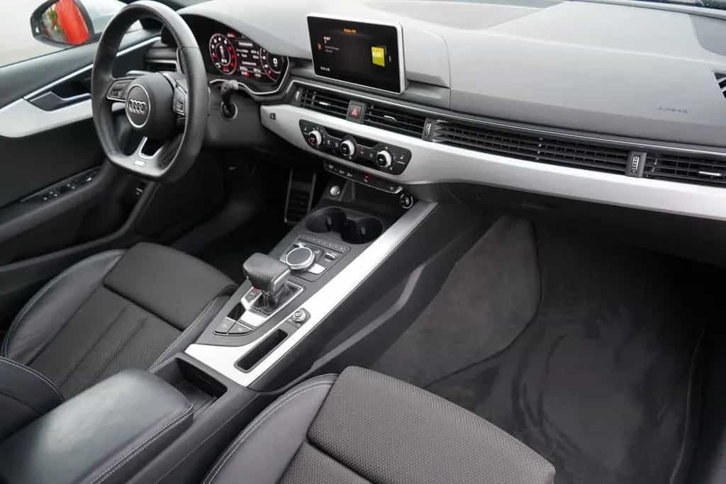 Audi A4 Avant 40 2.0 TFSI S line LED Navi 07/2019-photo-31