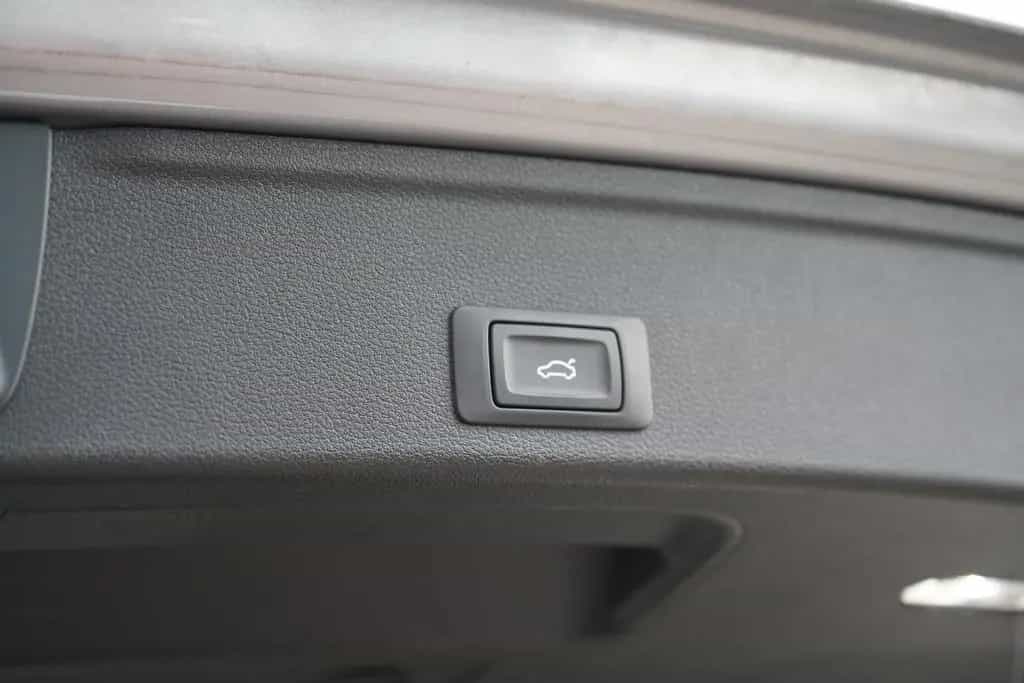 Audi A4 Avant 40 2.0 TFSI S line LED Navi 07/2019-photo-37