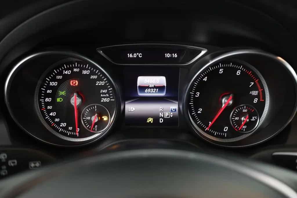 Mercedes-Benz GLA 220 Urban 4Matic LED Navi Sitzheizung PDC 01/2020-photo-16