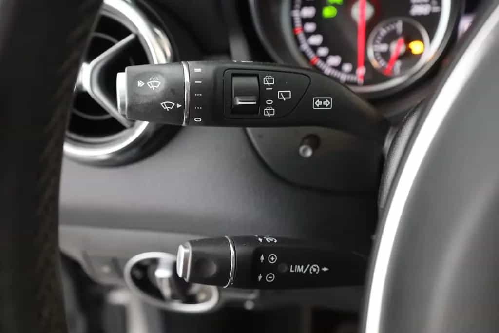 Mercedes-Benz GLA 220 Urban 4Matic LED Navi Sitzheizung PDC 01/2020-photo-17