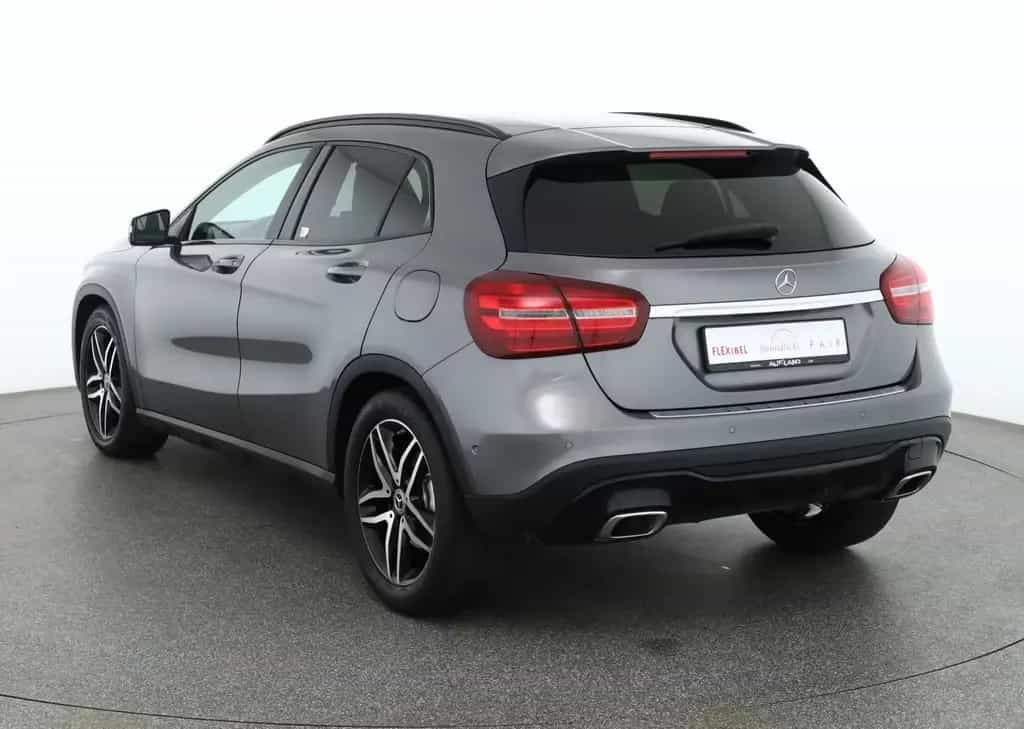 Mercedes-Benz GLA 220 Urban 4Matic LED Navi Sitzheizung PDC 01/2020-photo-2