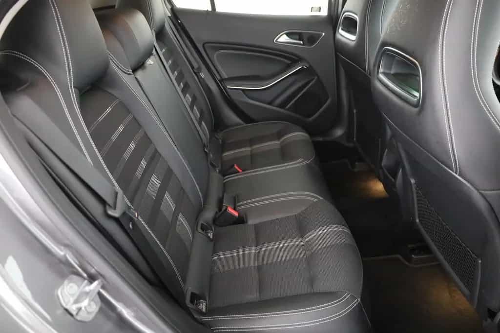 Mercedes-Benz GLA 220 Urban 4Matic LED Navi Sitzheizung PDC 01/2020-photo-23