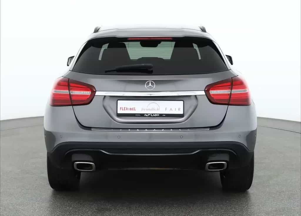 Mercedes-Benz GLA 220 Urban 4Matic LED Navi Sitzheizung PDC 01/2020-photo-3