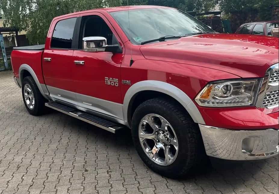 Dodge RAM 1500 Laramie 5.7 HEMI LPG/BRC | 6-Sitz 06/2015-photo-3