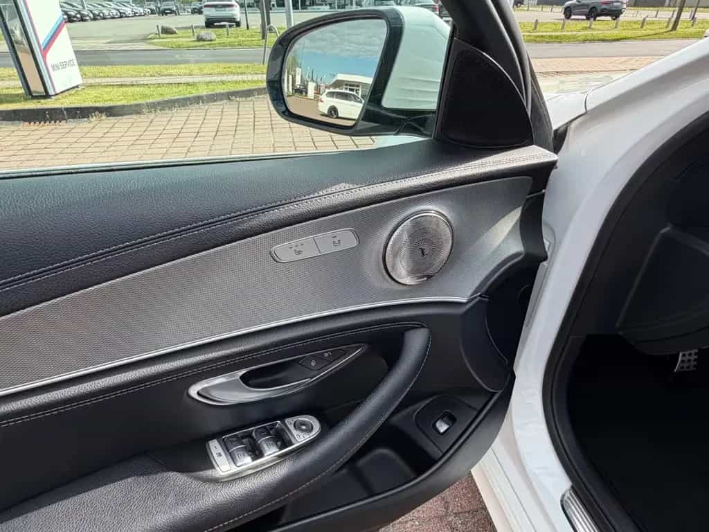 Mercedes-Benz E 300 E T-Modell E 300 d AMG Line 10/2018-photo-11