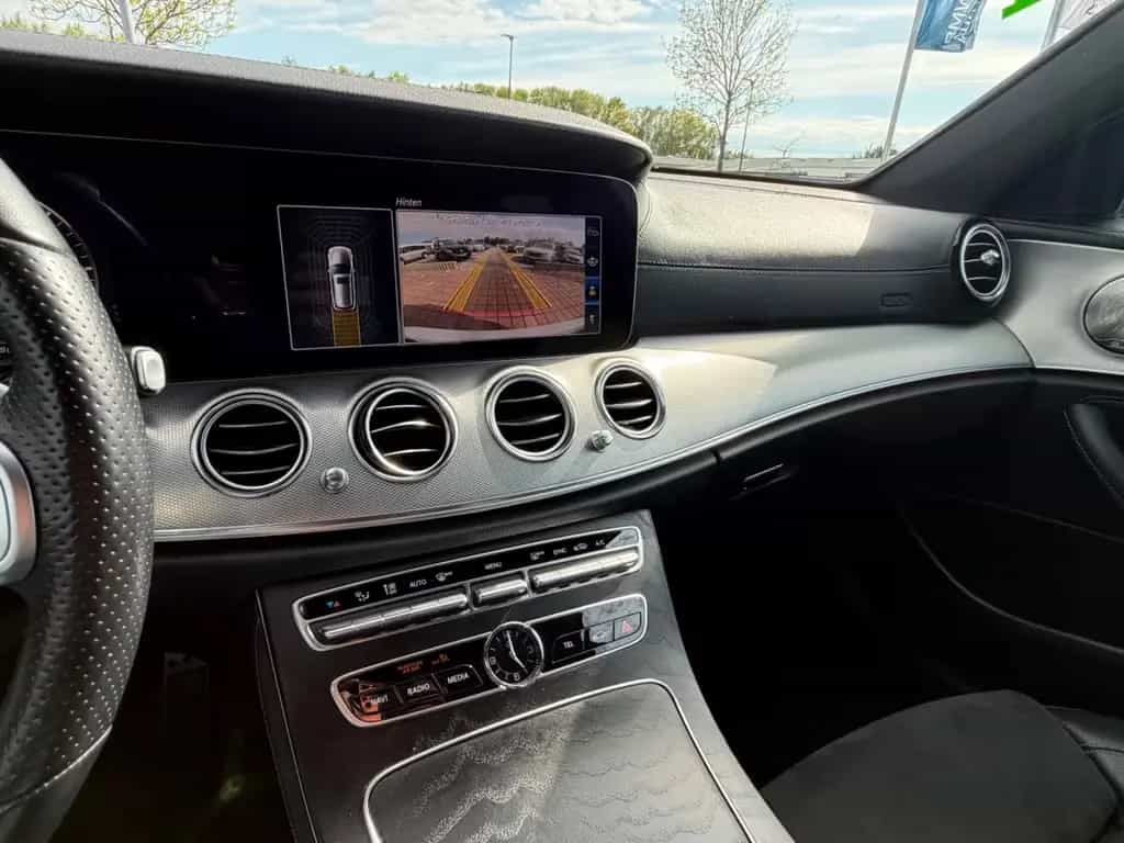 Mercedes-Benz E 300 E T-Modell E 300 d AMG Line 10/2018-photo-12