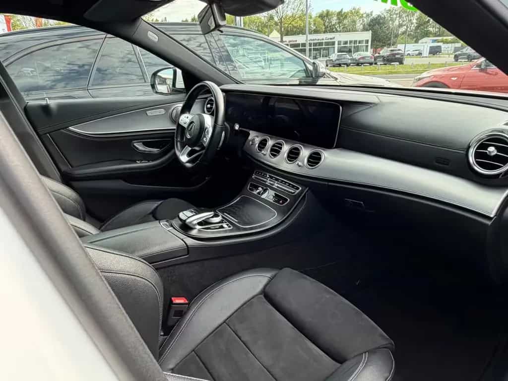 Mercedes-Benz E 300 E T-Modell E 300 d AMG Line 10/2018-photo-13
