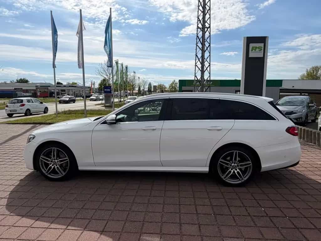 Mercedes-Benz E 300 E T-Modell E 300 d AMG Line 10/2018-photo-4
