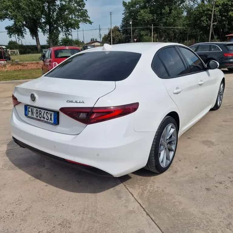 Alfa Romeo Giulia 2.2 Turbodiesel 150 CV AT8 SOL 08/2018-photo-5