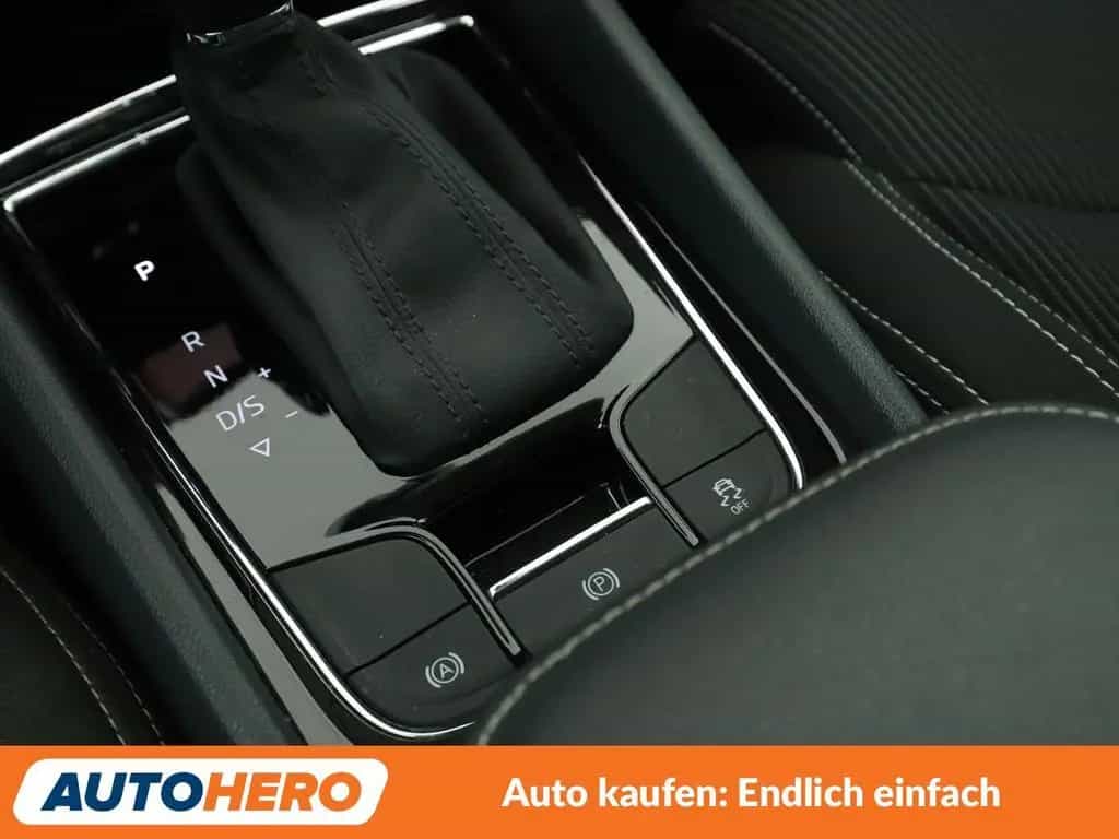 Skoda Karoq 1.5 TSI ACT Style Aut.*NAVI*CAM*SHZ* 06/2018-photo-25