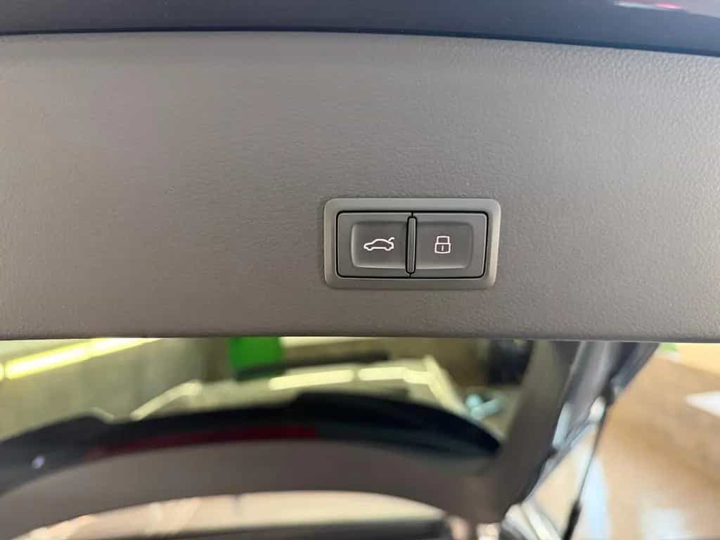 Audi A6 5 J. Garantie PANO AHK LED NAVI LEDER KEYL. 04/2018-photo-17