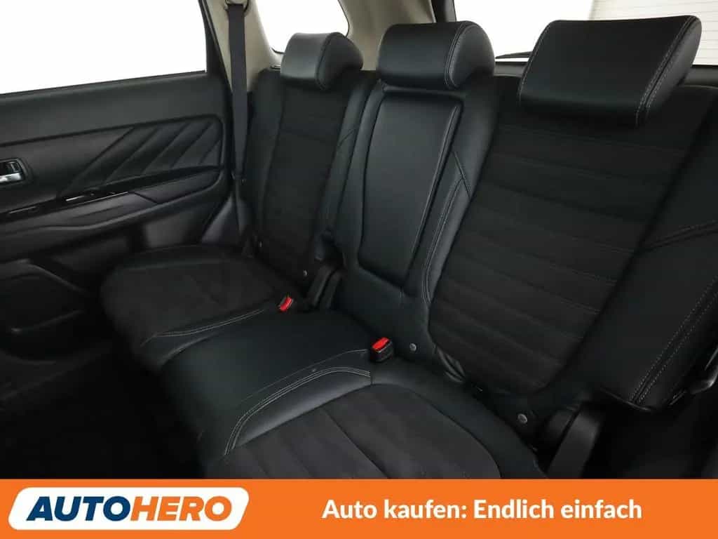 Mitsubishi Outlander 2.0 MIVEC Edition 100 2WD Aut.*CAM* 05/2018-photo-13