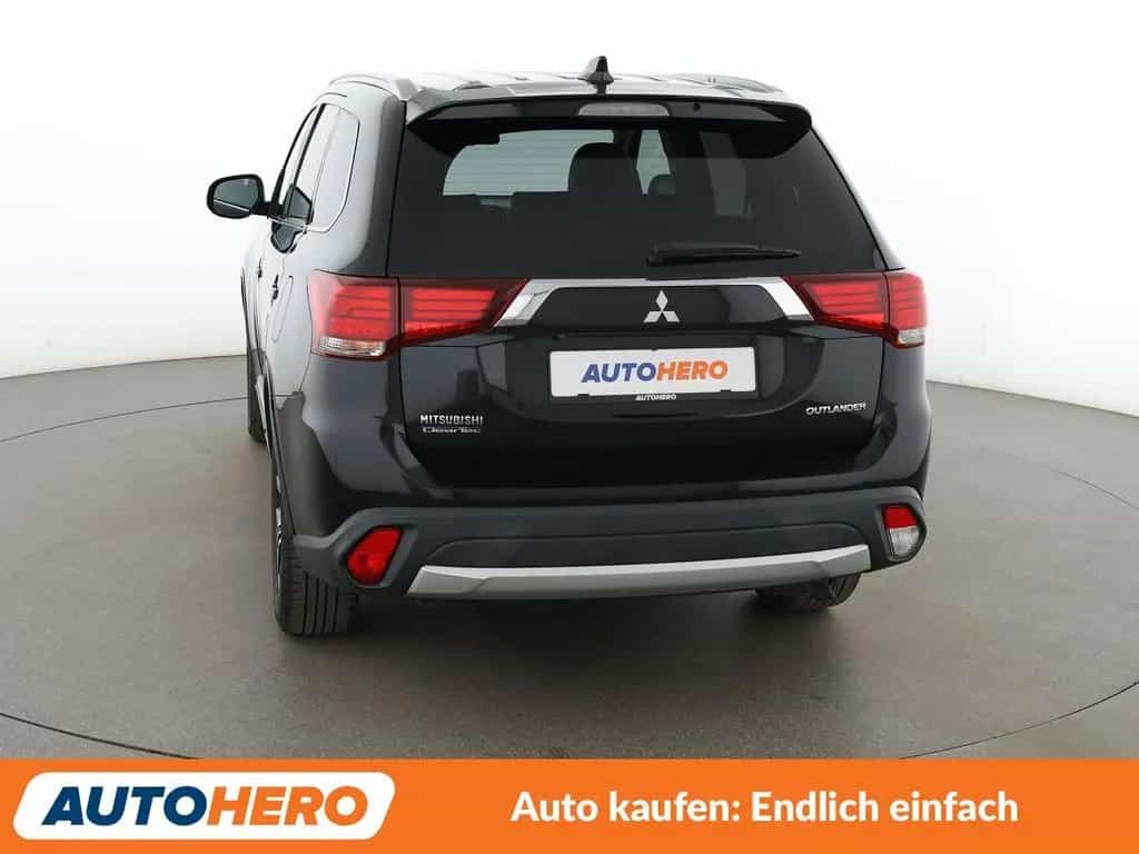 Mitsubishi Outlander 2.0 MIVEC Edition 100 2WD Aut.*CAM* 05/2018-photo-3