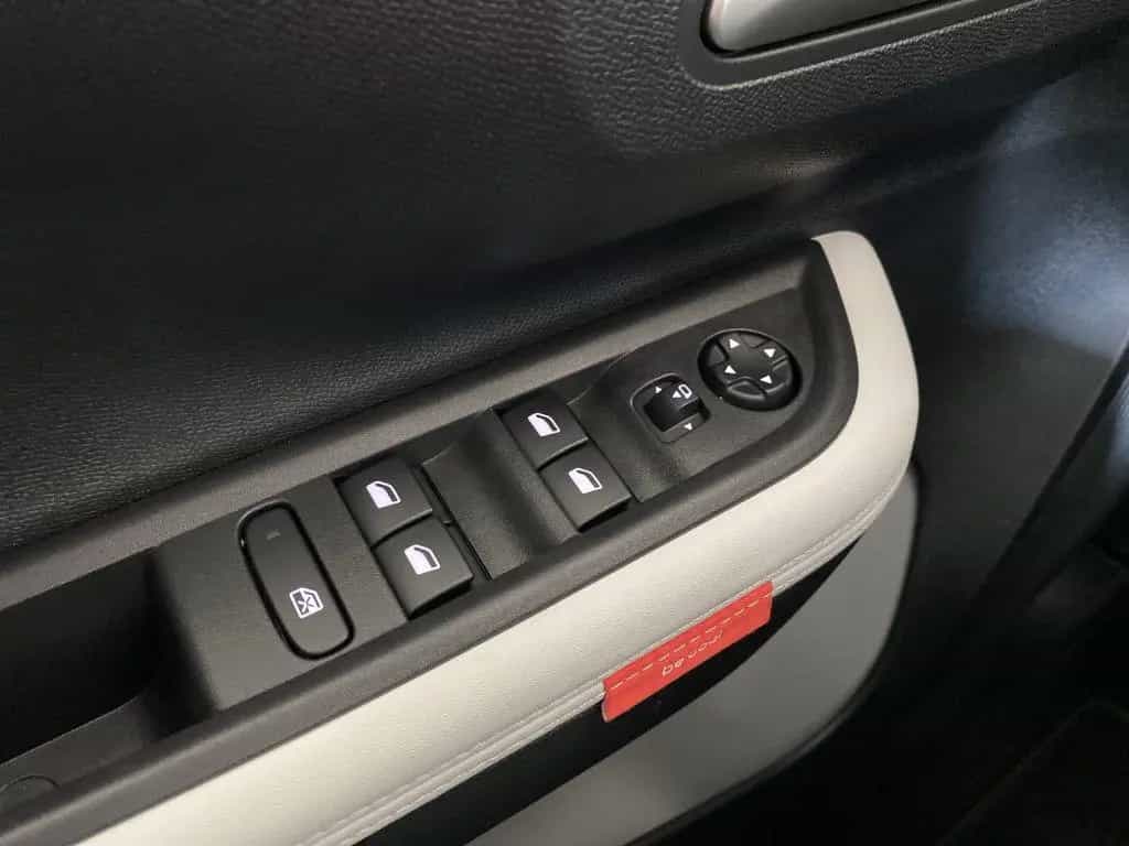 Citroën C3 Turbo 100 MAX *Winter-Pak*CAM*Allwetter*Navi* 10/2025-photo-19