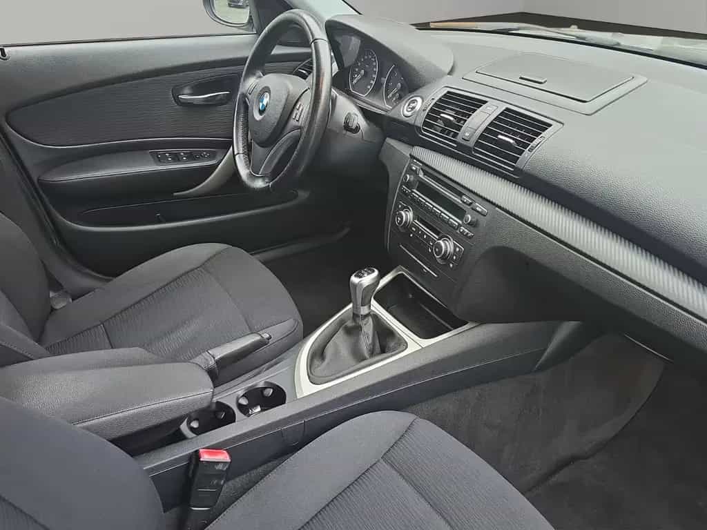 BMW 118 i 1 Limousine PDC+SHZ+TEMPOMAT+KLIMA 06/2011-photo-15