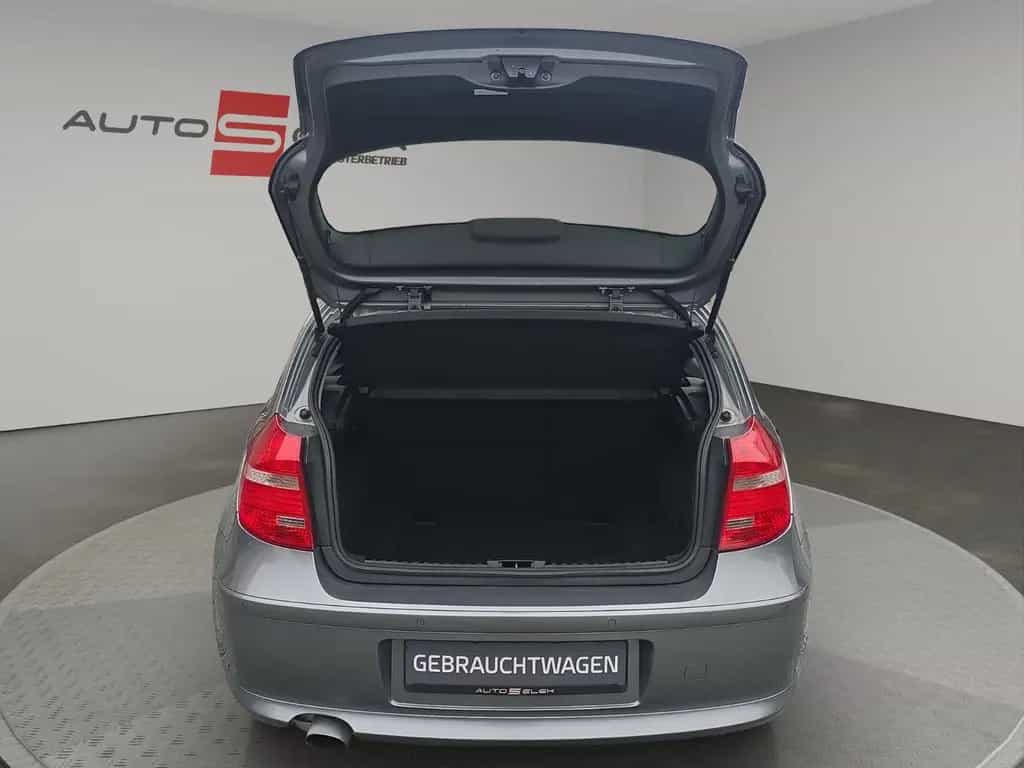 BMW 118 i 1 Limousine PDC+SHZ+TEMPOMAT+KLIMA 06/2011-photo-17
