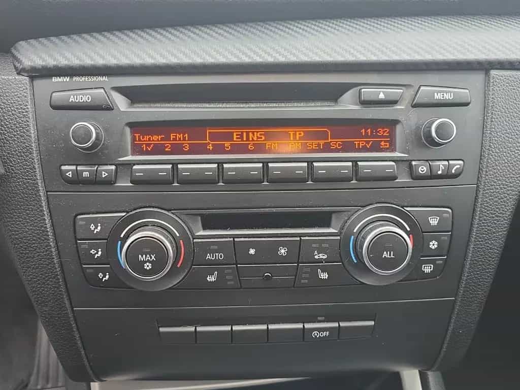 BMW 118 i 1 Limousine PDC+SHZ+TEMPOMAT+KLIMA 06/2011-photo-25