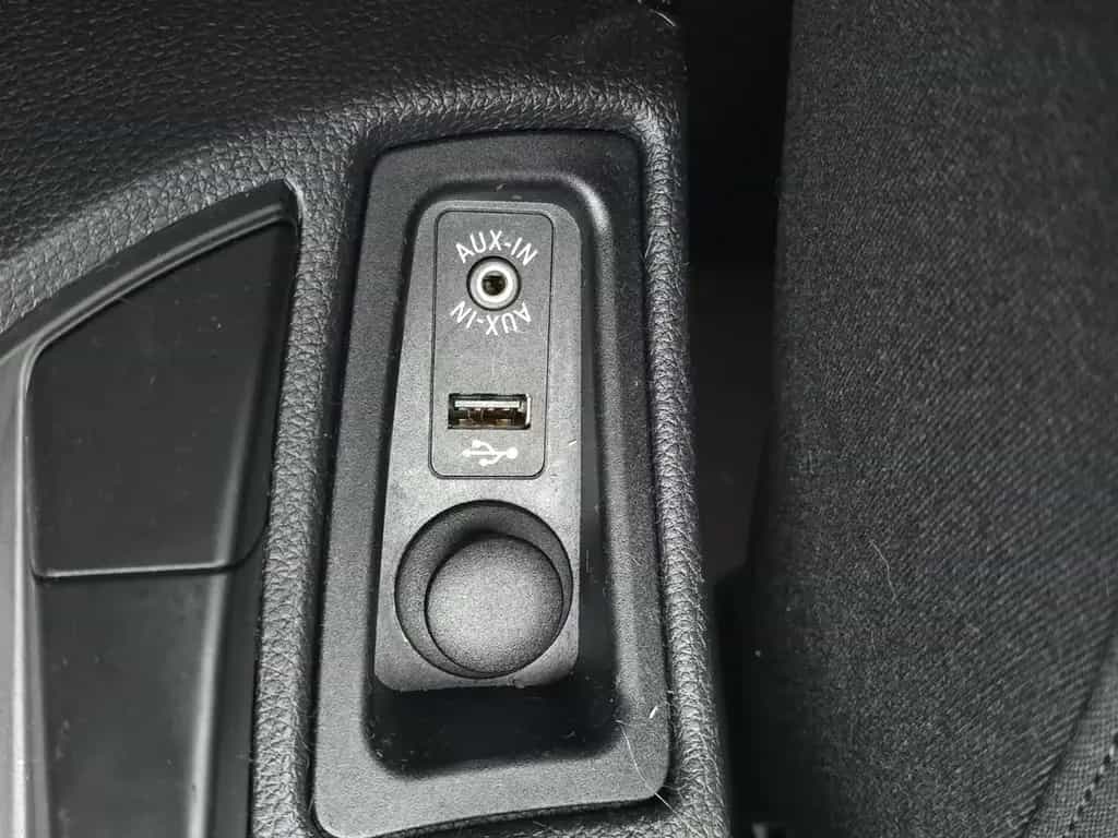 BMW 118 i 1 Limousine PDC+SHZ+TEMPOMAT+KLIMA 06/2011-photo-28