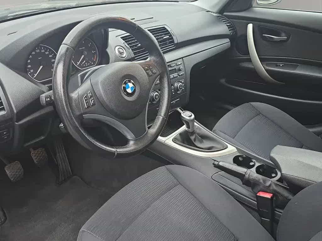 BMW 118 i 1 Limousine PDC+SHZ+TEMPOMAT+KLIMA 06/2011-photo-8