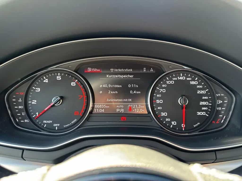 Audi A4 Avant 40 TFSI qu S line AHK PANO LED NAVI 18" 05/2023-photo-12