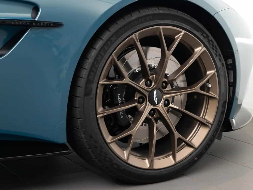 Aston Martin V8 Vantage Vantage Roadster, NEW MODEL, B&W audio, null-photo-14