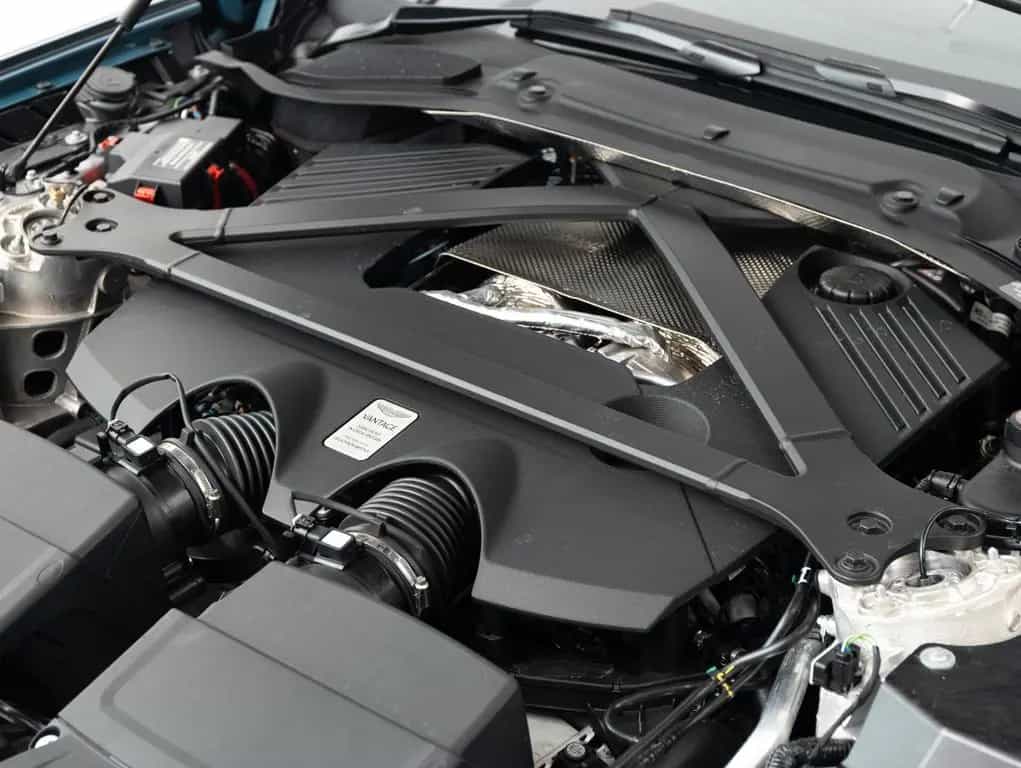Aston Martin V8 Vantage Vantage Roadster, NEW MODEL, B&W audio, null-photo-17