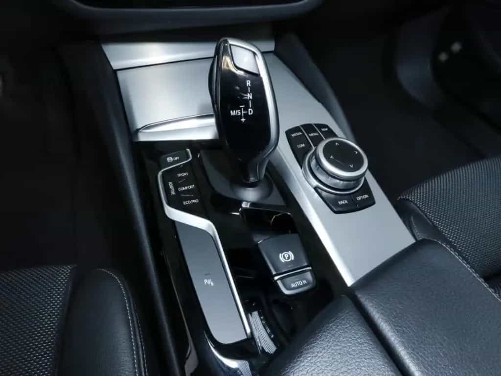 BMW 520 d xDrive Sport Line HUD Sportsitz HIFI 12/2019-photo-10