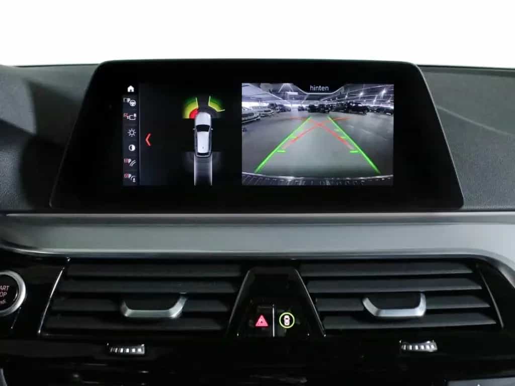 BMW 520 d xDrive Sport Line HUD Sportsitz HIFI 12/2019-photo-9