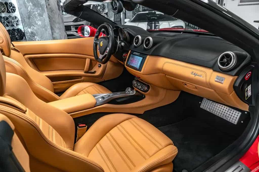 Ferrari California ROSSO CORSA/CAMERA/ 10/2010-photo-13