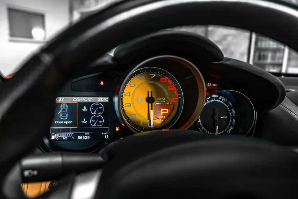 Ferrari California ROSSO CORSA/CAMERA/ 10/2010-photo-21