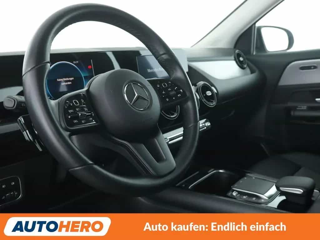 Mercedes-Benz GLA 180 Aut.*NAVI*TEMPO*CAM*PDC*SHZ* 03/2021-photo-10