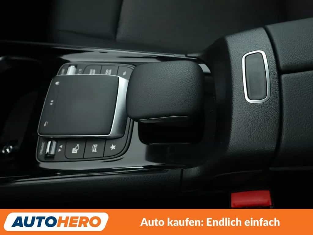 Mercedes-Benz GLA 180 Aut.*NAVI*TEMPO*CAM*PDC*SHZ* 03/2021-photo-26