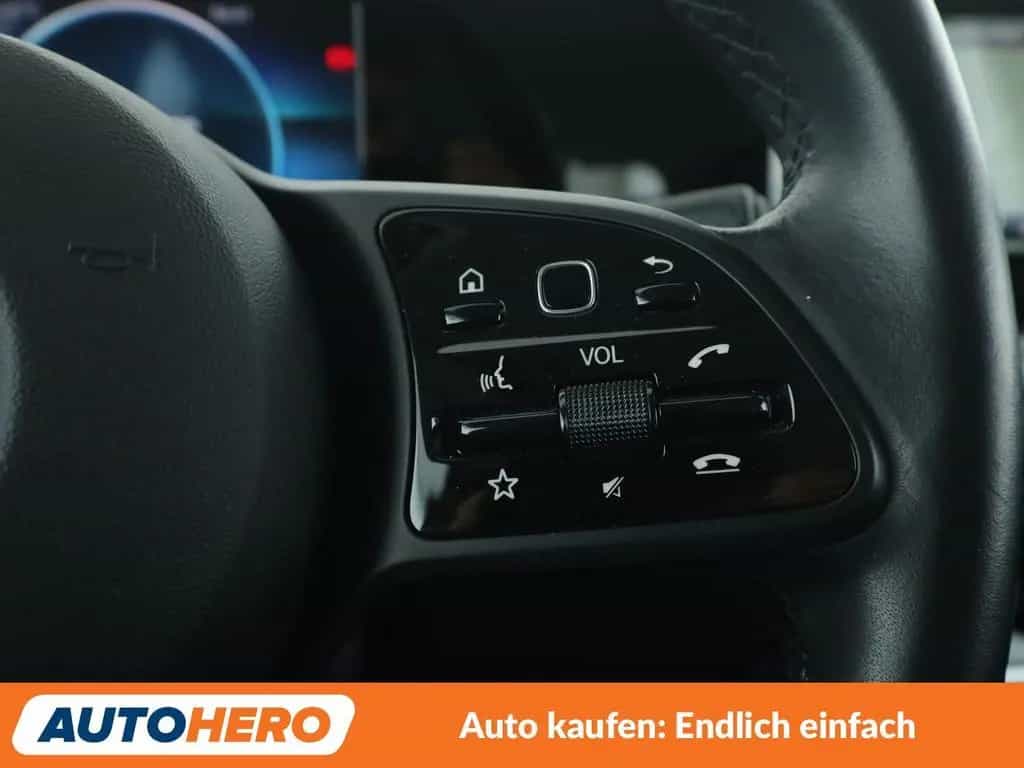 Mercedes-Benz GLA 180 Aut.*NAVI*TEMPO*CAM*PDC*SHZ* 03/2021-photo-31